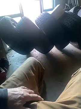 Snapshot of Themechanic420 chatting on 12-03-24, 10:23 Themechanic420 online show from 12-03-24, 10:23