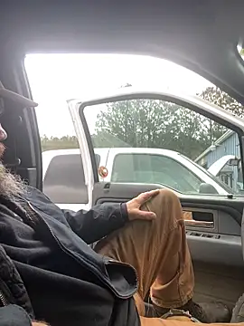 Snapshot of Themechanic420 chatting on 02-26-26, 03:34 Themechanic420 online show from 02-26-26, 03:34