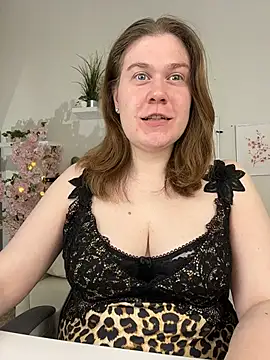 Nancy Sun  online show from 11-29-25, 11:32