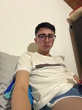 Snapshot of CamiRojas_boy chatting on 02-23-26, 03:19 CamiRojas boy online show from 02-23-26, 03:19