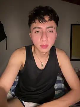 Snapshot of CamiRojas_boy chatting on 07-18-26, 03:48 CamiRojas boy online show from 07-18-26, 03:48