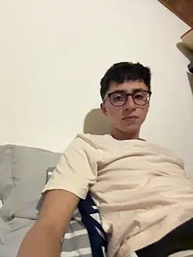 CamiRojas boy online show from 12-15-25, 04:18