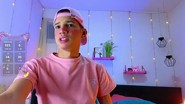 Ariel Femboy  online show from 10-08-25, 12:01