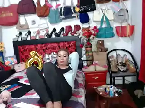 Snapshot of Xiaraa26 chatting on 03-17-25, 10:29 Xiaraa26 online show from 03-17-25, 10:29
