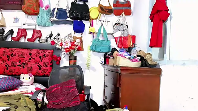 Xiaraa26 online show from 11-04-25, 06:22