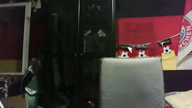 Snapshot of Die-geile-Sau chatting on 09-20-25, 08:25 Die-geile-Sau online show from 09-20-25, 08:25