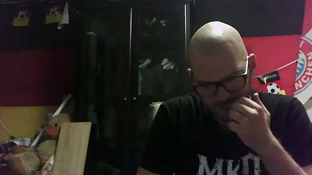 Snapshot of Die-geile-Sau chatting on 10-22-25, 09:13 Die-geile-Sau online show from 10-22-25, 09:13