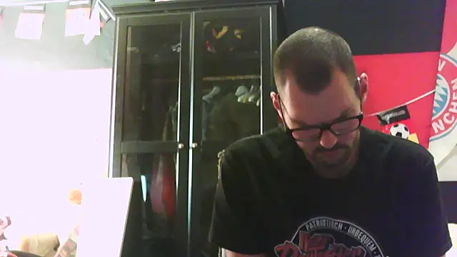 Snapshot of Die-geile-Sau chatting on 10-16-25, 12:24 Die-geile-Sau online show from 10-16-25, 12:24