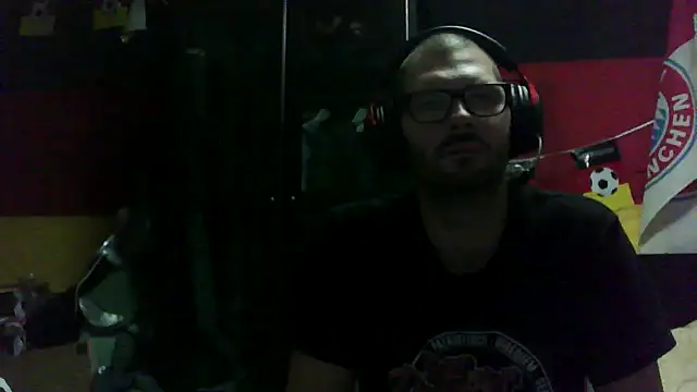 Snapshot of Die-geile-Sau chatting on 09-17-25, 09:50 Die-geile-Sau online show from 09-17-25, 09:50