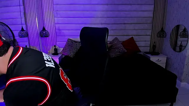 Snapshot of jhon_bear03 chatting on 03-10-26, 11:25 jhon bear03 online show from 03-10-26, 11:25