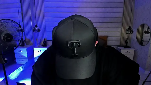 Snapshot of jhon_bear03 chatting on 04-02-26, 11:28 jhon bear03 online show from 04-02-26, 11:28