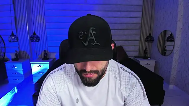 Snapshot of jhon_bear03 chatting on 03-24-26, 11:32 jhon bear03 online show from 03-24-26, 11:32