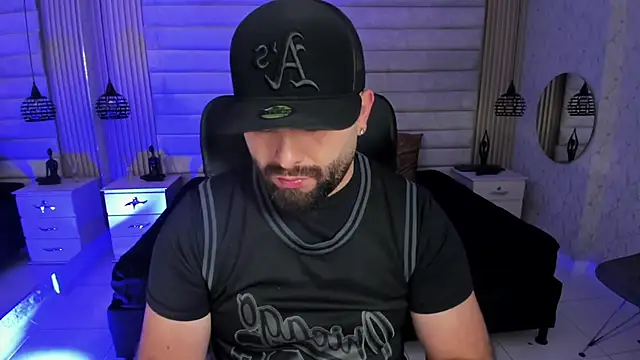 Snapshot of jhon_bear03 chatting on 03-06-26, 11:27 jhon bear03 online show from 03-06-26, 11:27