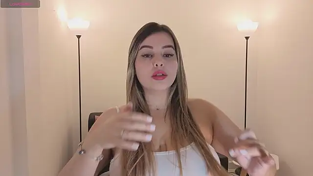 camiilaa1 online show from 04-21-26, 09:32