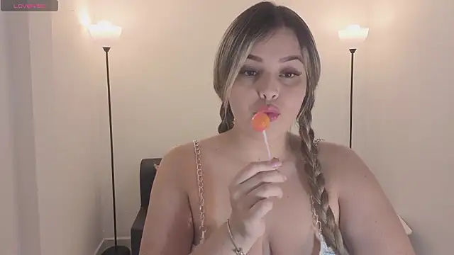 camiilaa1 online show from 02-12-26, 02:00