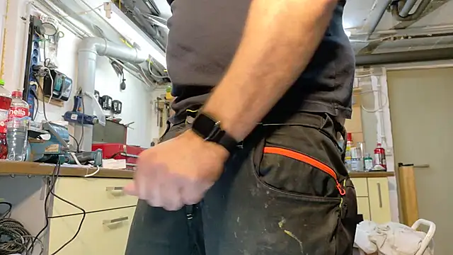 Nikeyone2 online show from 03-16-26, 06:39