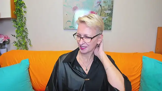 iamyourdream89 online show from 11-17-25, 02:32