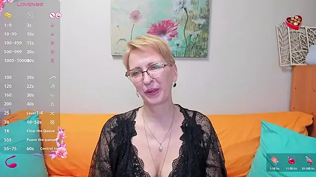 Snapshot of iamyourdream89 chatting on 03-07-25, 06:33 iamyourdream89 online show from 03-07-25, 06:33