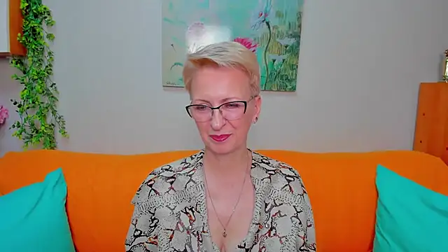 iamyourdream89 online show from 04-13-26, 02:43