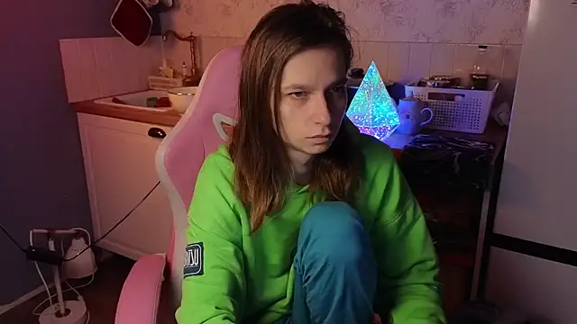 Frank Fraer online show from 10-04-25, 05:03