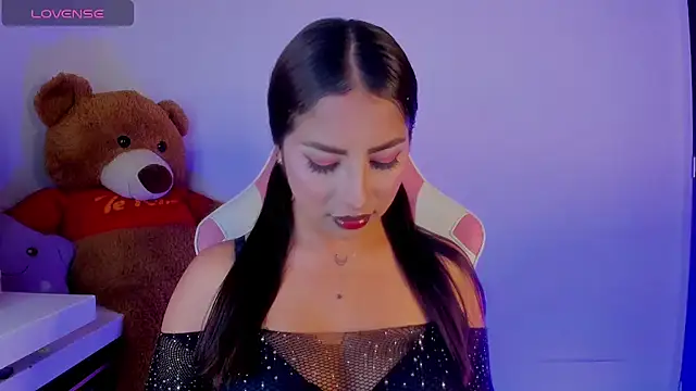 Snapshot of lucykinky22 chatting on 11-06-25, 10:25 lucykinky22 online show from 11-06-25, 10:25