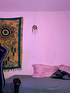 Snapshot of fenixgre chatting on 09-24-25, 09:43 fenixgre online show from 09-24-25, 09:43