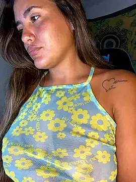 Snapshot of fenixgre chatting on 10-11-25, 08:54 fenixgre online show from 10-11-25, 08:54