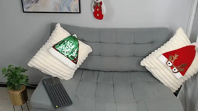 Amber Etan online show from 11-18-25, 03:37