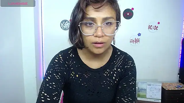 Snapshot of pinky_violeta chatting on 06-21-26, 01:00 pinky violeta online show from 06-21-26, 01:00