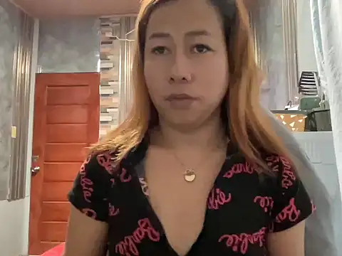 Snapshot of UrLove_Marga chatting on 05-03-26, 10:02 UrLove Marga online show from 05-03-26, 10:02