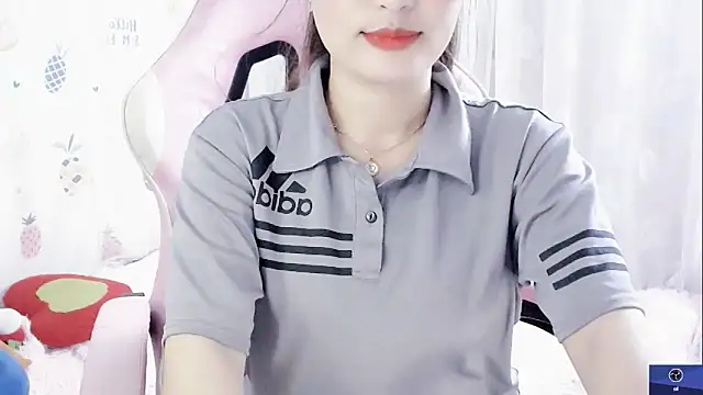 Snapshot of -R-Mai- chatting on 12-04-24, 02:09 -R-Mai- online show from 12-04-24, 02:09