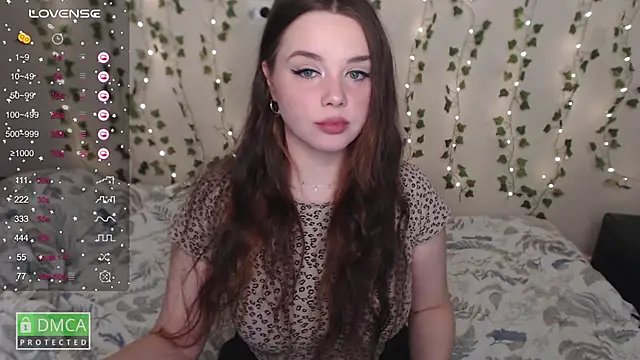 Snapshot of aliice_cutie chatting on 02-11-25, 07:27 aliice cutie online show from 02-11-25, 07:27