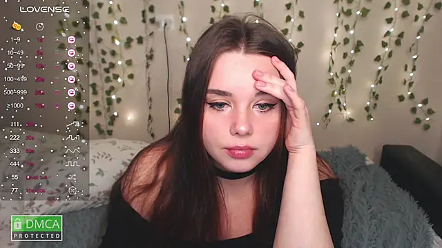 Snapshot of aliice_cutie chatting on 12-25-24, 01:10 aliice cutie online show from 12-25-24, 01:10