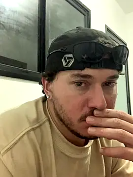 Snapshot of guaposexyh0t chatting on 11-13-25, 05:00 guaposexyh0t online show from 11-13-25, 05:00