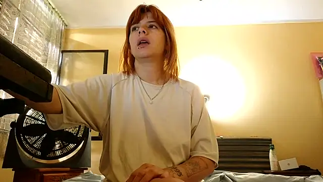 Snapshot of Carlafoxxx chatting on 02-12-26, 01:11 Carlafoxxx online show from 02-12-26, 01:11