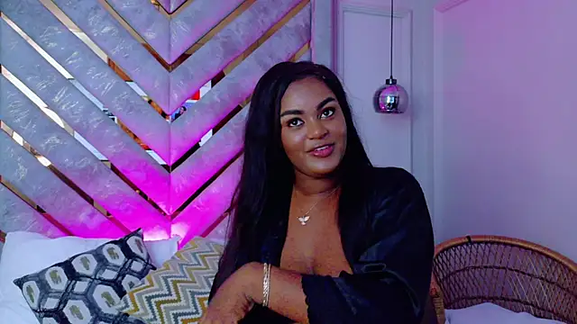 Noa Adams online show from 11-17-25, 03:32