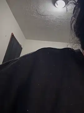 kimmiakiss22 online show from 12-23-25, 01:49