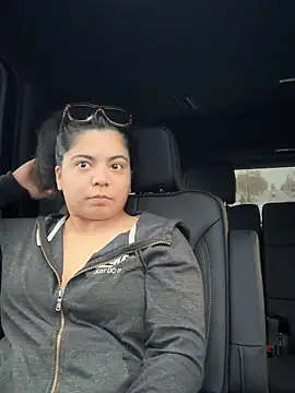 kimmiakiss22 online show from 12-17-25, 10:04