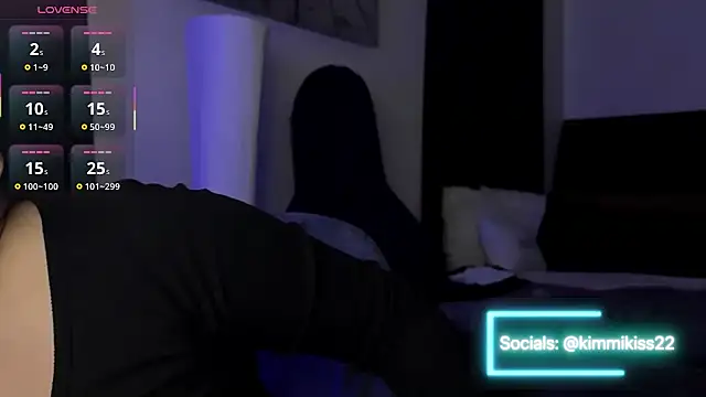 kimmiakiss22 online show from 10-06-25, 11:05