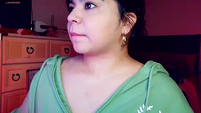 kimmiakiss22 online show from 12-20-25, 02:14