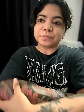 kimmiakiss22 online show from 11-19-25, 10:43