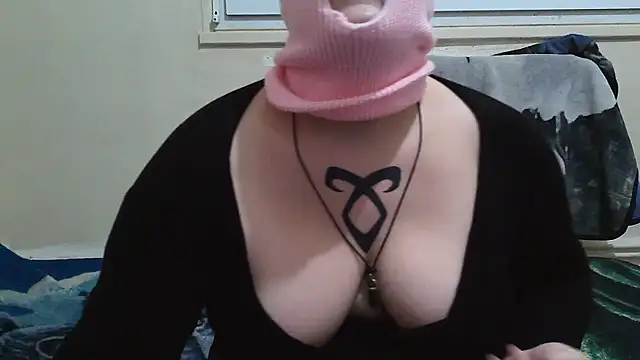 Lolabeluccia xh  online show from 12-02-25, 07:43