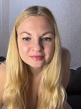 Snapshot of Julia_beauty chatting on 01-11-25, 05:07 Julia beauty online show from 01-11-25, 05:07