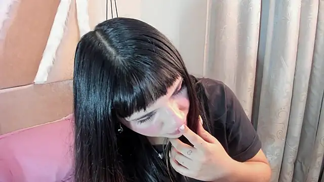 xhinata hyugax online show from 10-15-25, 11:35