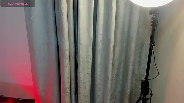 xhinata hyugax online show from 09-11-25, 11:05