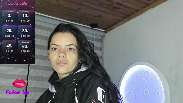 natasha logan  online show from 06-12-26, 04:32
