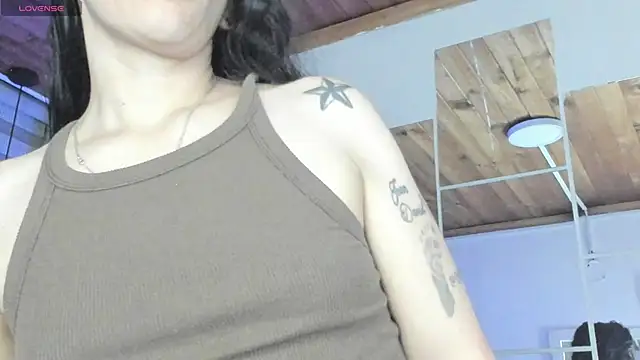 natasha logan  online show from 10-10-25, 04:02