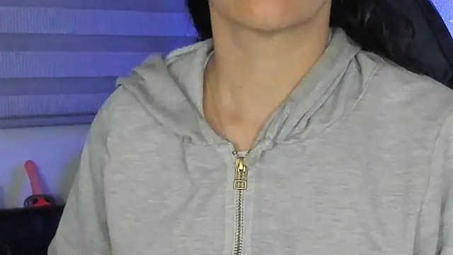 natasha logan  online show from 12-15-25, 04:07