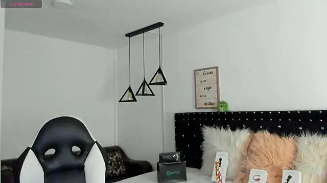 natasha logan  online show from 03-02-25, 04:07