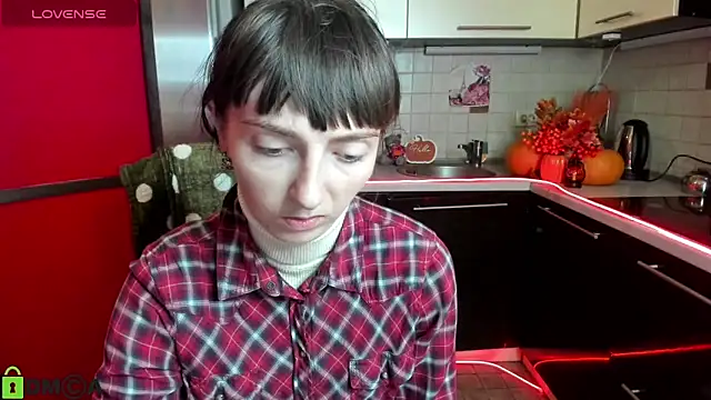 TayanaJons online show from 11-17-25, 07:56